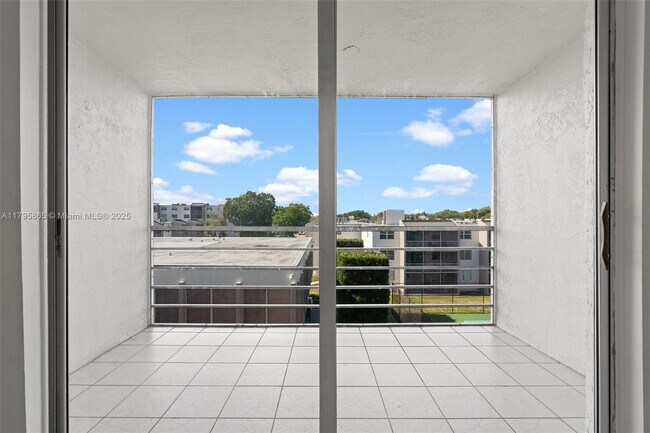Building Photo - 14170 SW 84th St