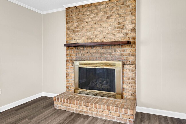 Building Photo - 1354 Rogers Rd