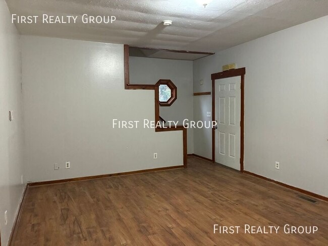 Building Photo - 400 Sheridan Ave