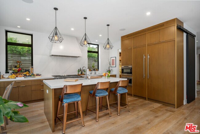 Building Photo - 2230 Malcolm Ave