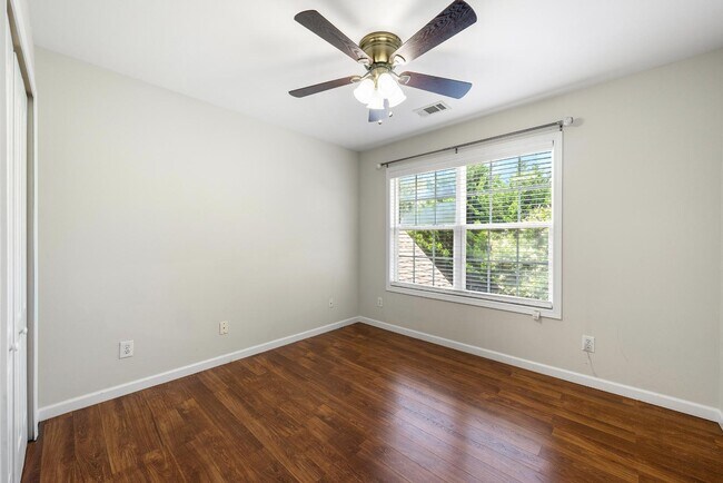 Building Photo - 2415 Clock Face Ct