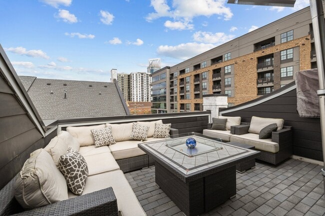 Building Photo - 1207 Minter Pl