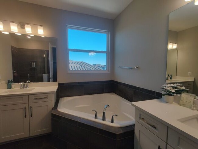Building Photo - Beautiful home in Estates at Parkside