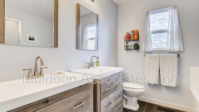 Building Photo - 4844 Little London Dr