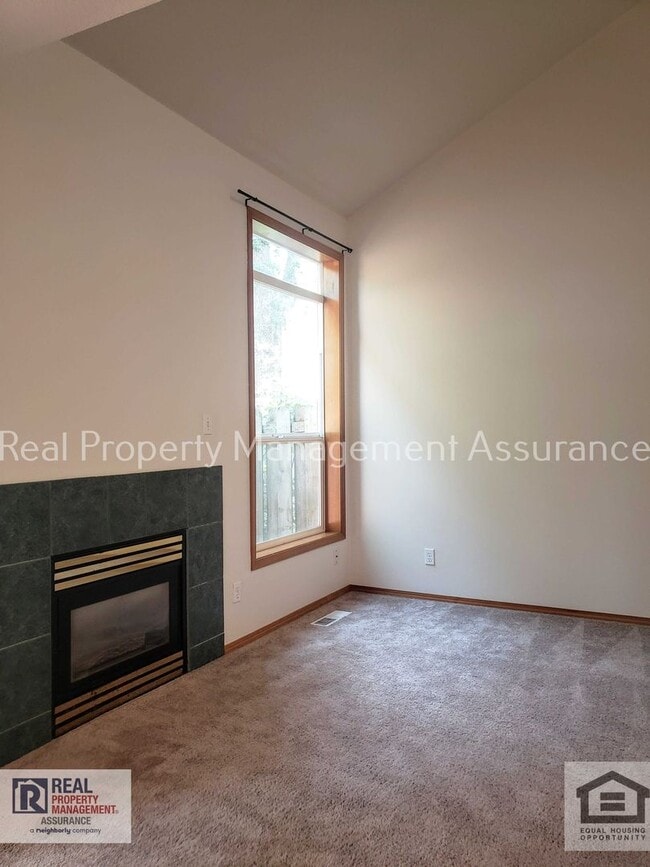Building Photo - 470 SW 150th Ave