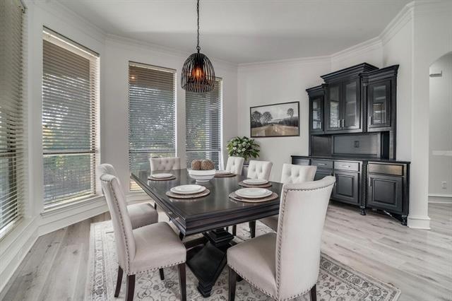 Building Photo - 422 Mustang Dr