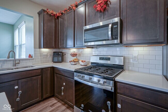 Building Photo - 6810 Birmingham Ave