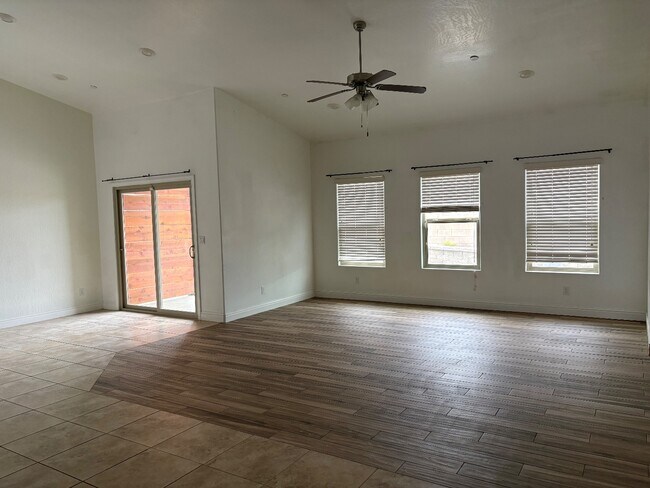 Building Photo - 3806 N Alamos Ave