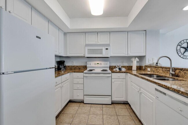 Building Photo - 2506 N Ocean Blvd