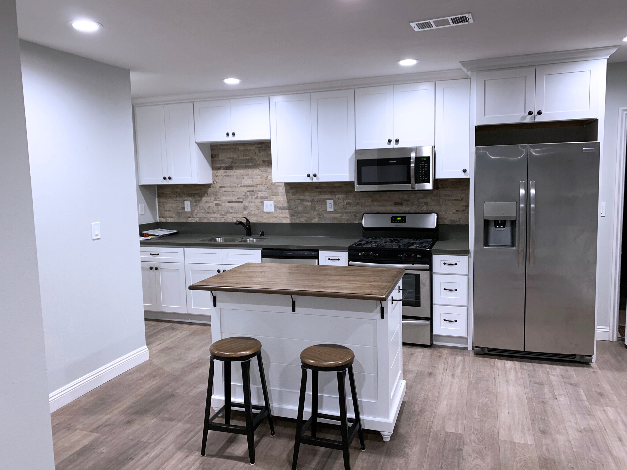 Kitchen - 7758 Tujunga Ave