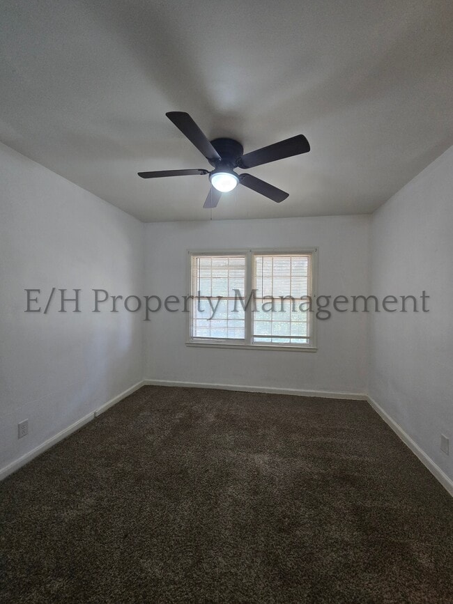 Building Photo - 530 S Glendale St
