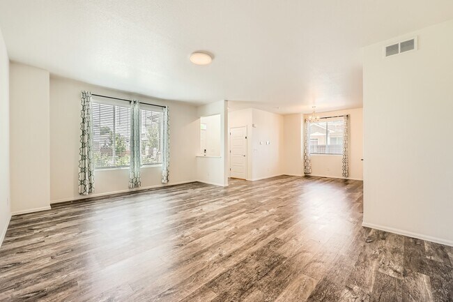Building Photo - 11791 Lovegrass Dr
