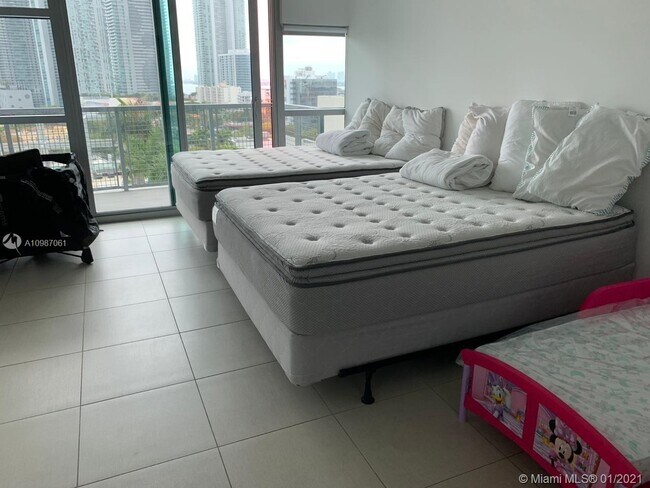 Building Photo - 3301 NE 1st Ave