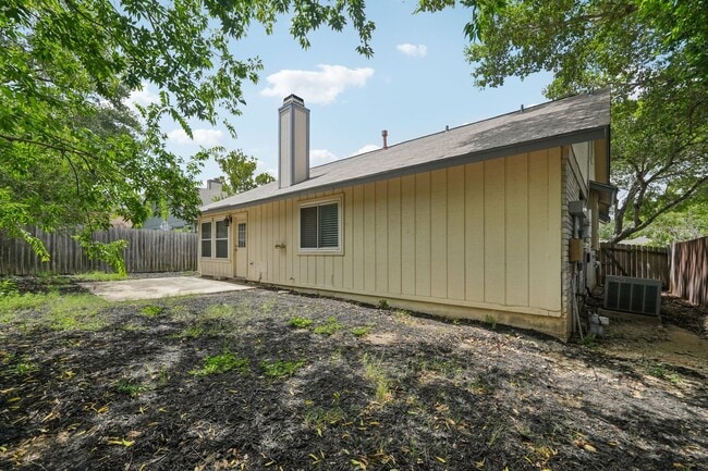 Building Photo - FALL INTO A NEW HOME WITH OUR MOVE-IN SPEC...