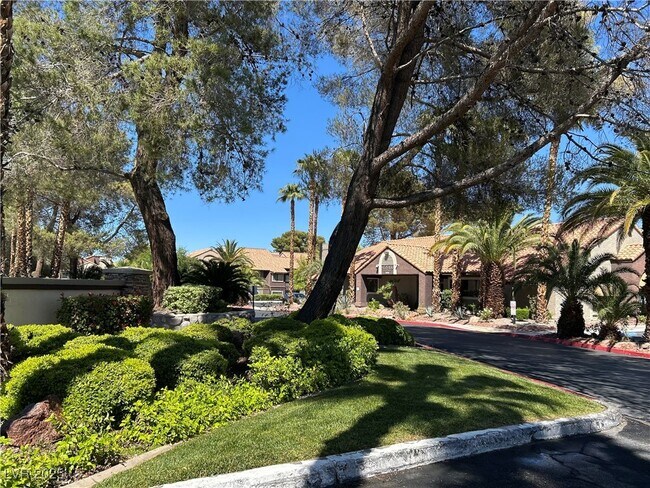 Building Photo - 5044 S Rainbow Blvd