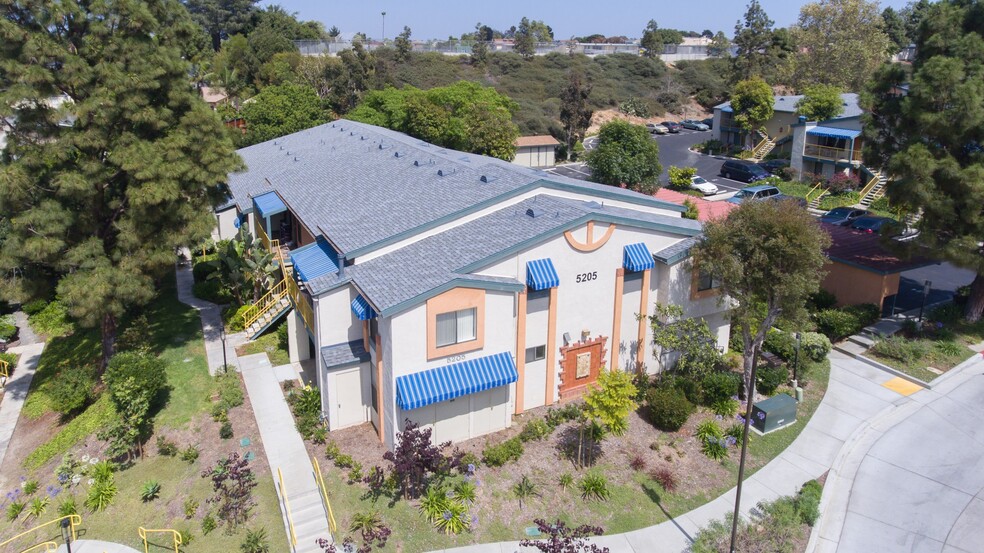 Building Photo - La Jolla Park East