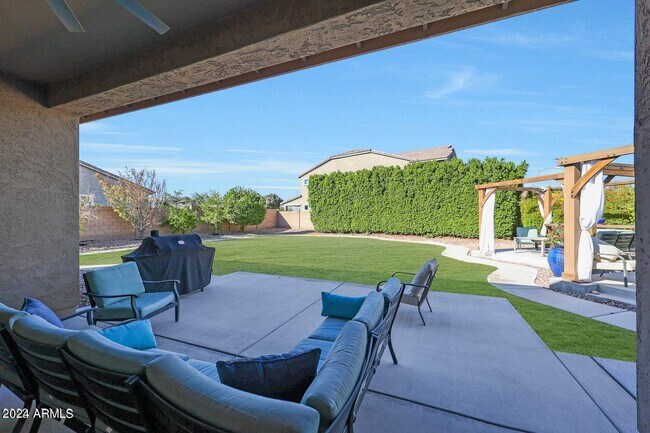 Building Photo - 9422 W Donald Dr