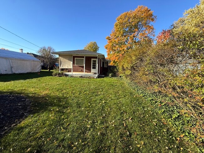 Building Photo - 1344 Pyle Ave