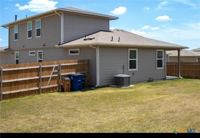 Building Photo - 14020 Neskar Dr