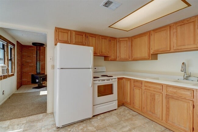 Building Photo - Rent this Cabin that backs to Prescott Nat...