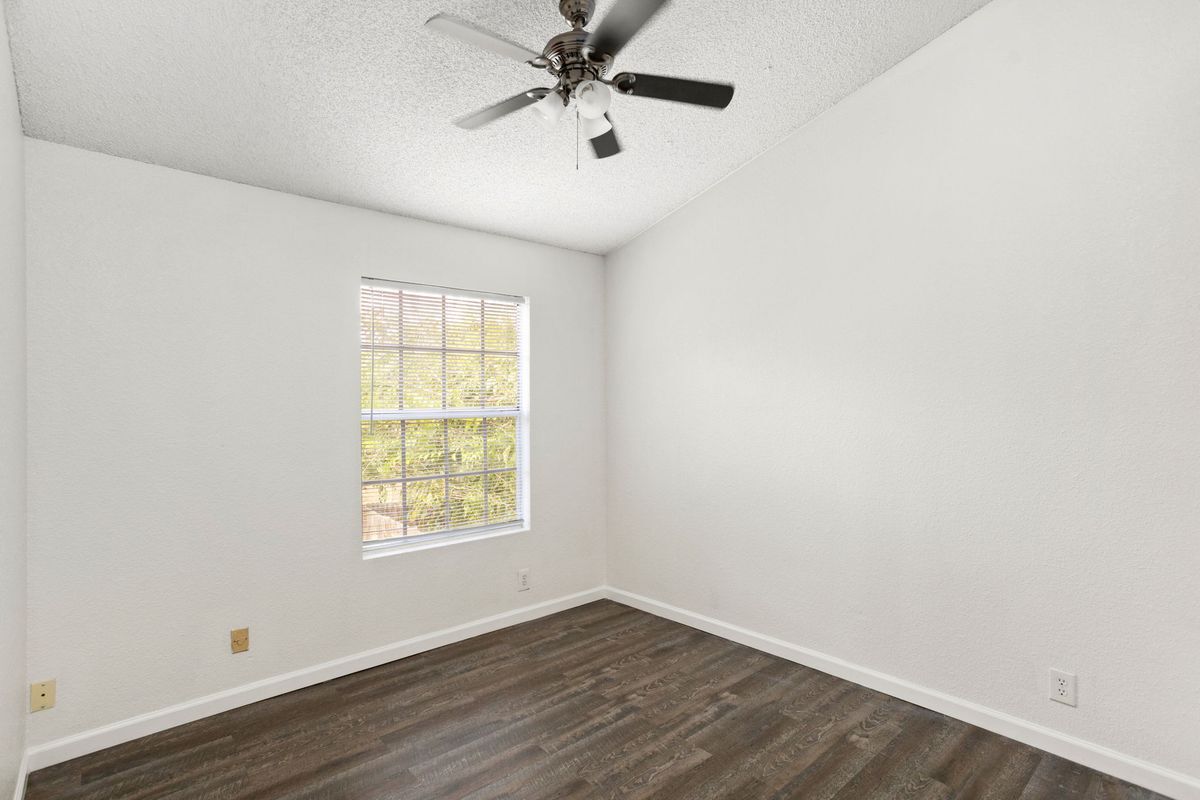 Building Photo - 9110 Chinon