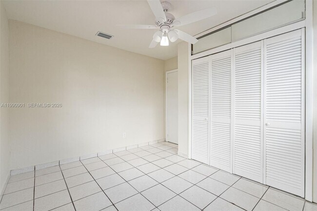 Building Photo - 1028 W 30th St