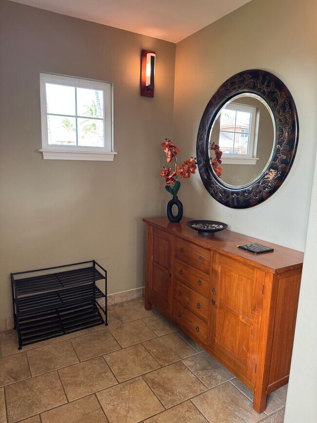 Building Photo - Luxurious Fully Furnished Long-Term Townhome Rental