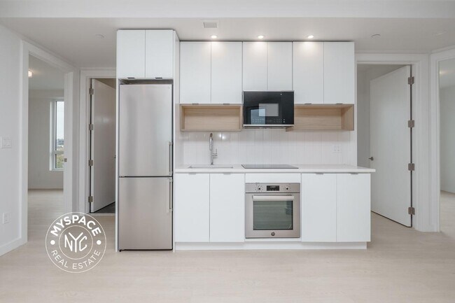 Building Photo - 280 Meeker Ave