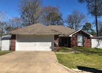 Building Photo - 307 Whispering Pines Dr