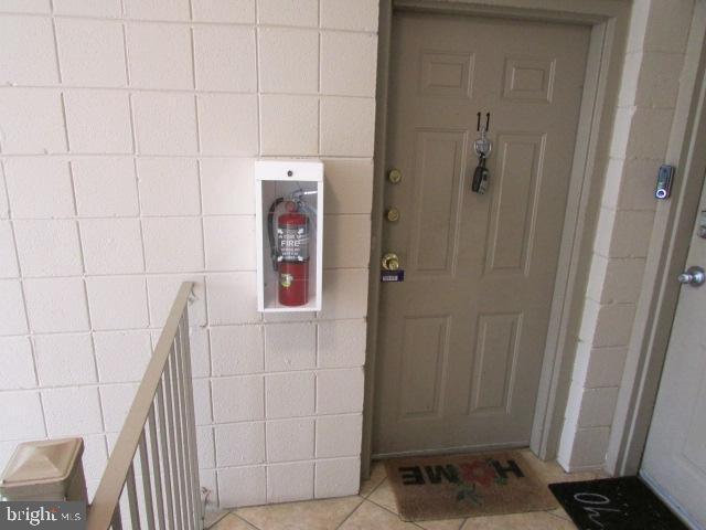 Building Photo - 6310 Hil-Mar Dr