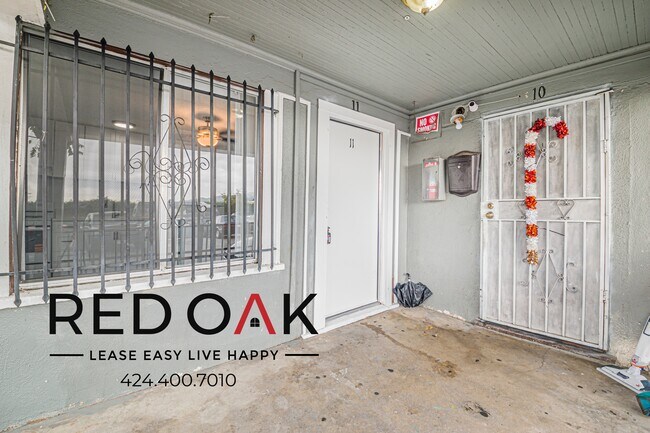 Building Photo - 13073 Pierce St