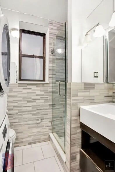 Building Photo - MOTT ST.