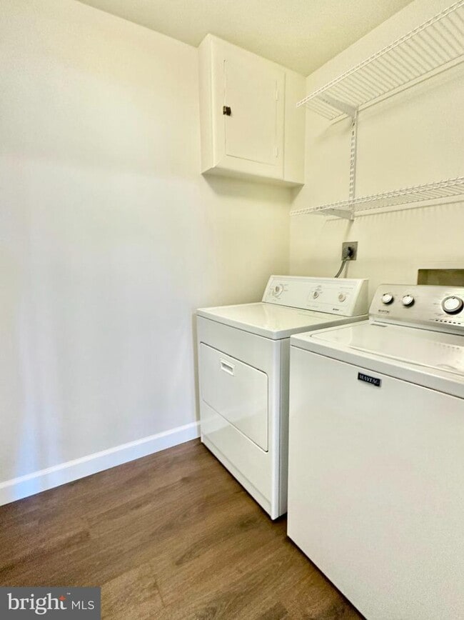 Building Photo - 626 15th St S