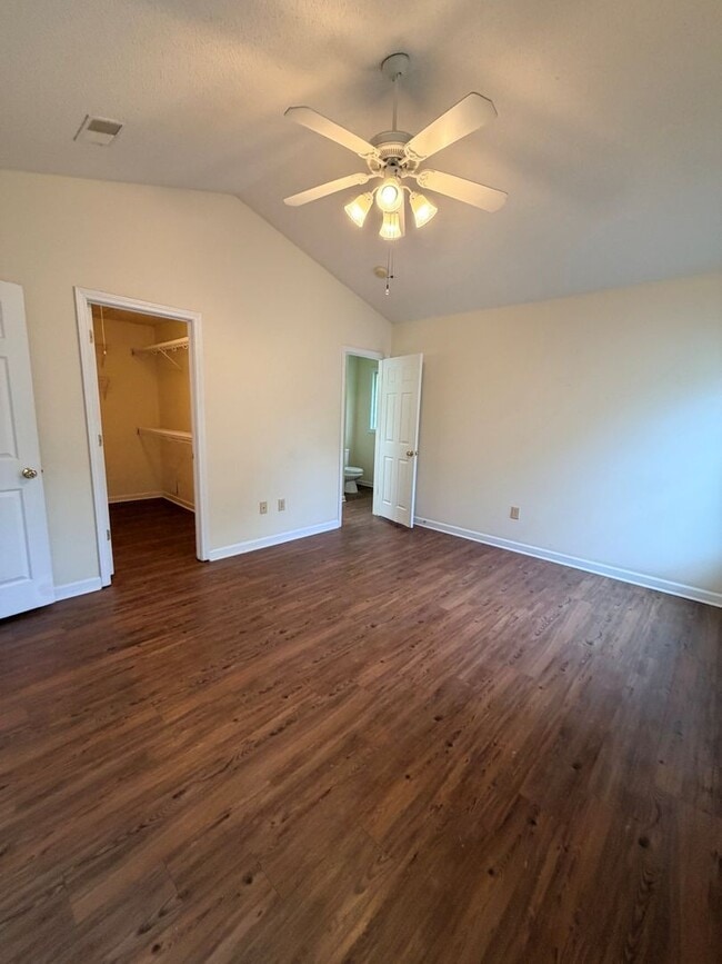 Building Photo - 104 Brazington Ct