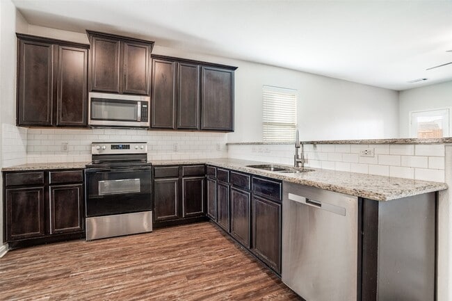 Building Photo - 1608 Kim Loan Dr