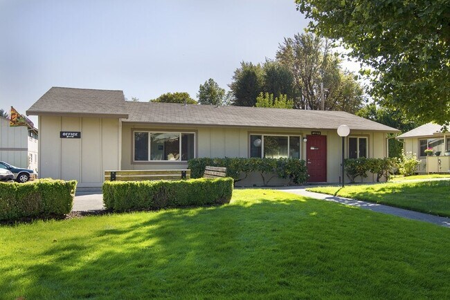 Building Photo - 1220 W 8th St