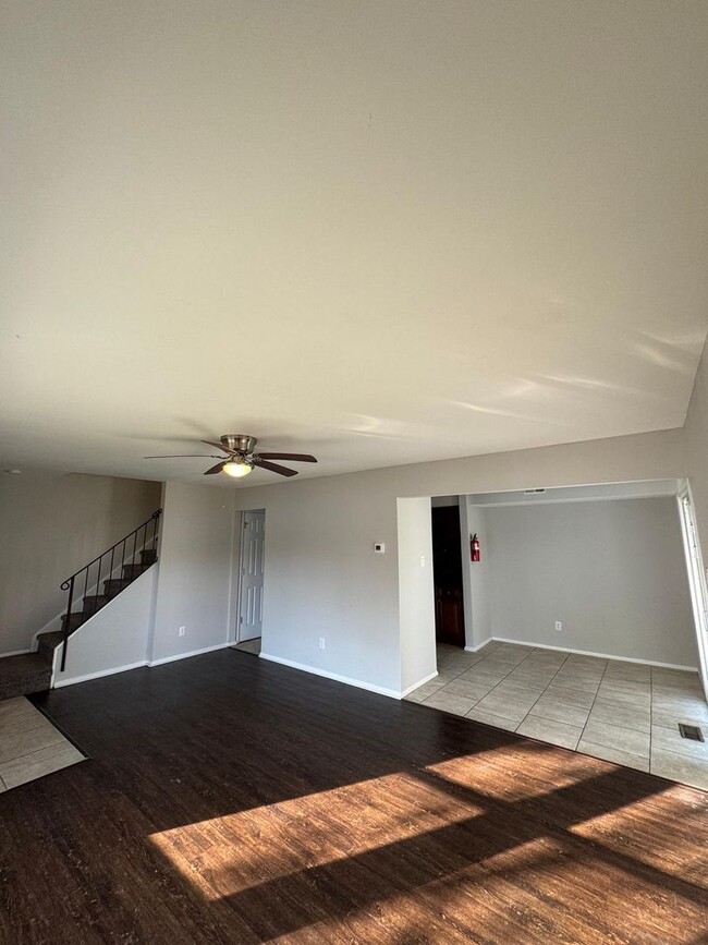 Building Photo - 3 Bed 1 Bath Home in Sicklerville
