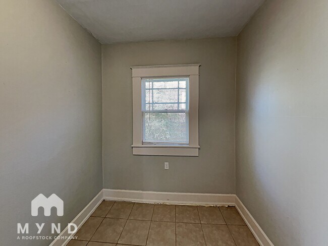 Building Photo - 1324 42nd St Ensley