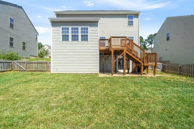 Building Photo - Enjoy the Community's Resort Like Living!