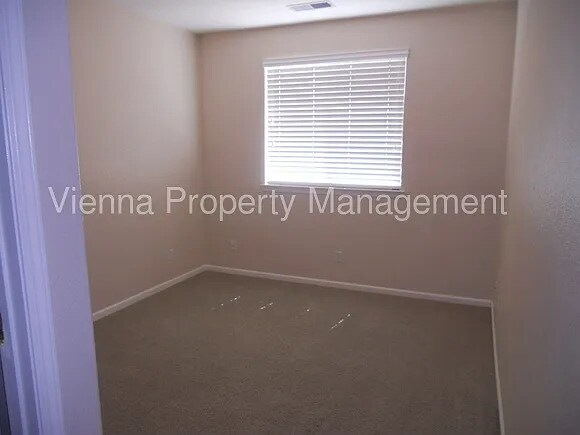 Building Photo - 6768 Maple Creek Dr