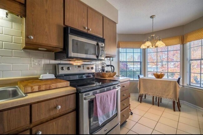 Building Photo - 2Bd/1Ba Condo