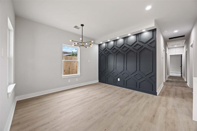 Building Photo - 8310 Mariah St