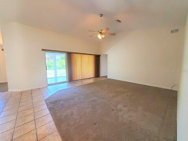 Building Photo - 7105 N Blue Sage