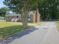 Building Photo - 3 Bedroom 2 Bath Brick Rancher in Mechanicsville!