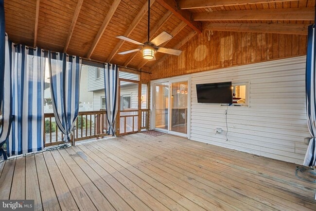 Building Photo - 14551 Lock Dr