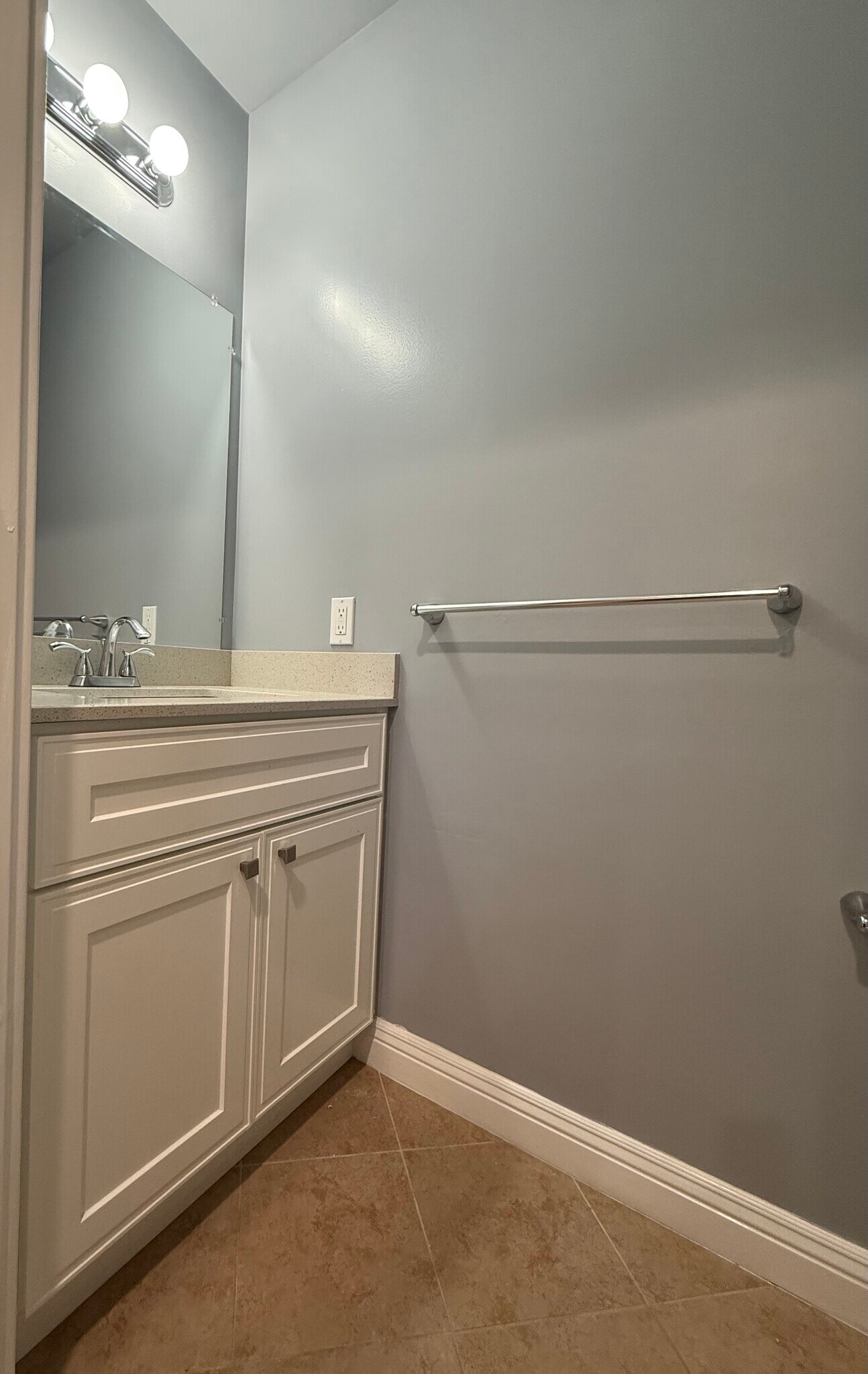 Building Photo - 1813 Saint Charles St