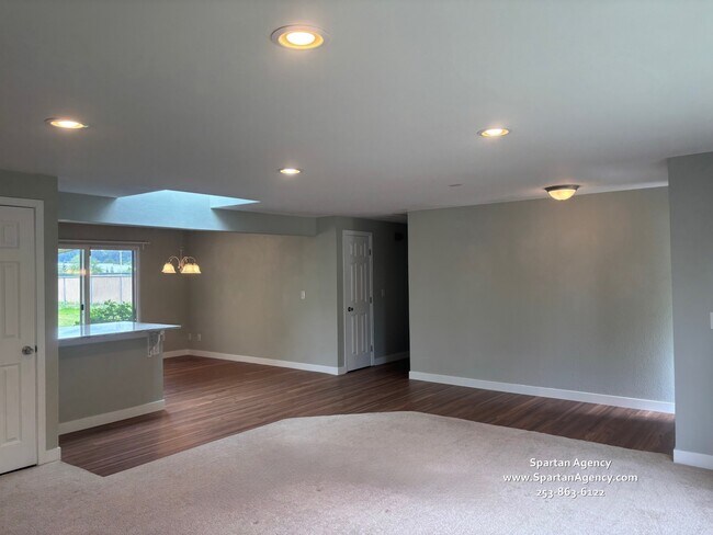 Building Photo - 1529-1513 13 Ave NW