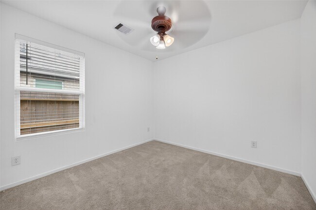 Building Photo - 6523 Water Oak Grn Ln