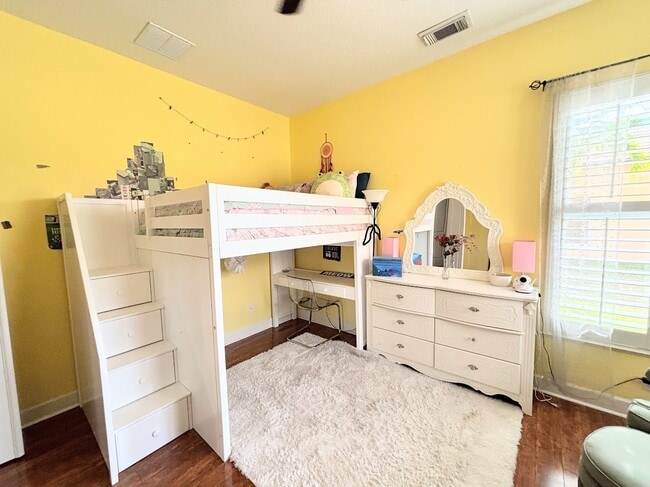 Building Photo - 855 SW Grand Reserves Blvd