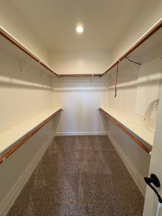 Building Photo - Lovely SE Tulare available now!